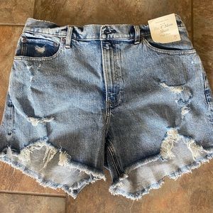 Abercrombie - 4” mom short high rise Size 32/14